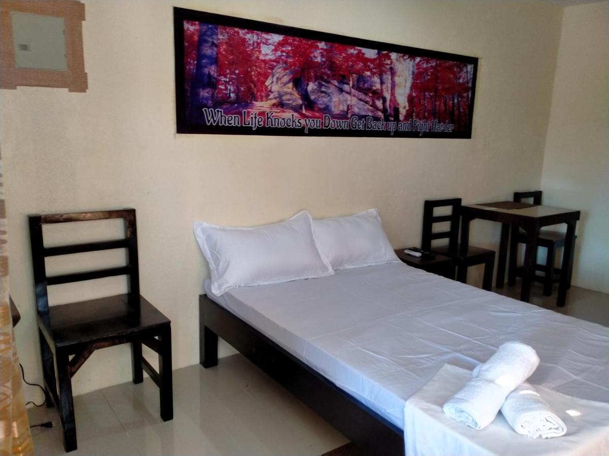 Vf Riton Apartelle Anex * Laoag