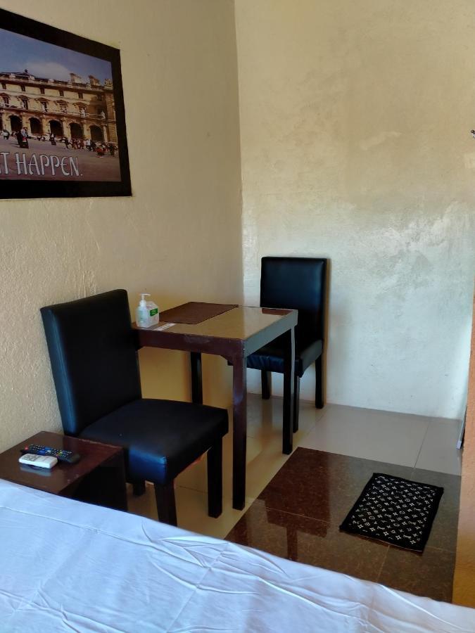Vf Riton Apartelle Anex Apartment Laoag