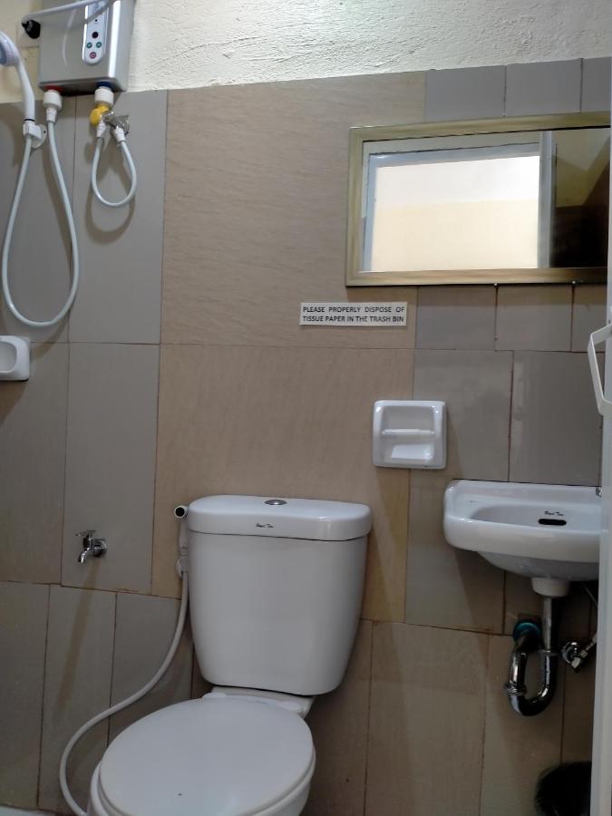 Vf Riton Apartelle Anex * Laoag