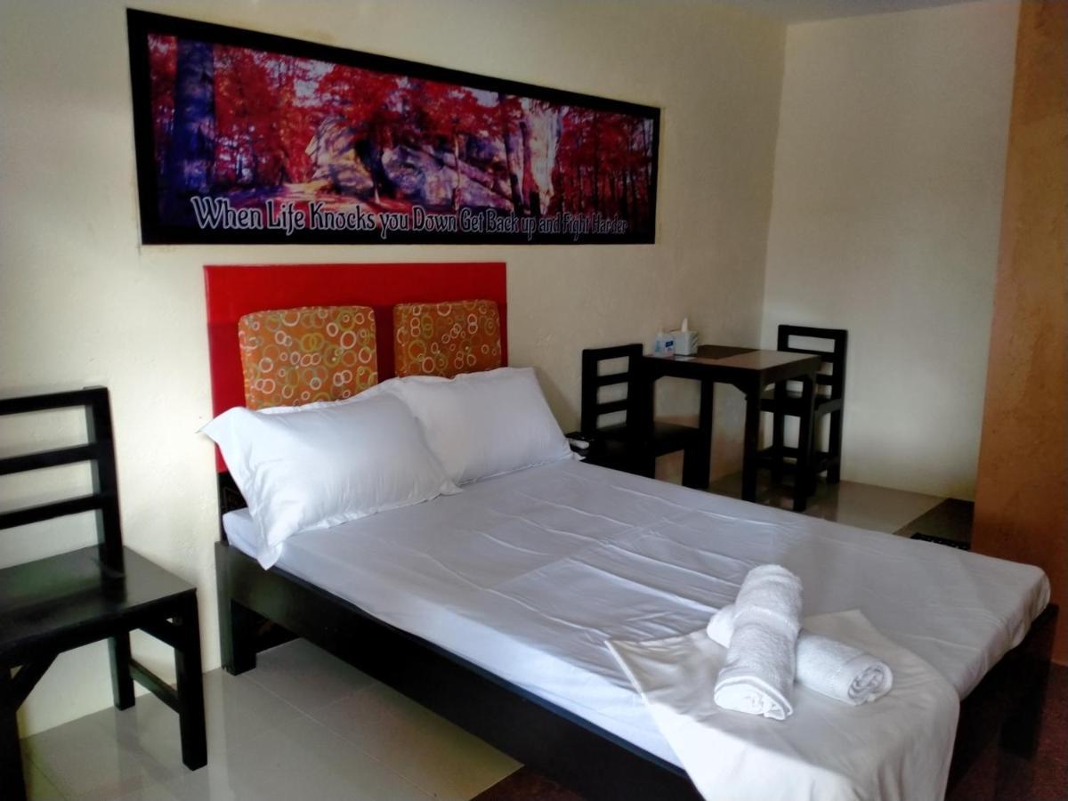 Vf Riton Apartelle Anex * Laoag