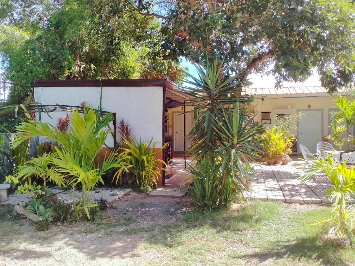 Vf Riton Apartelle Anex Apartment Laoag