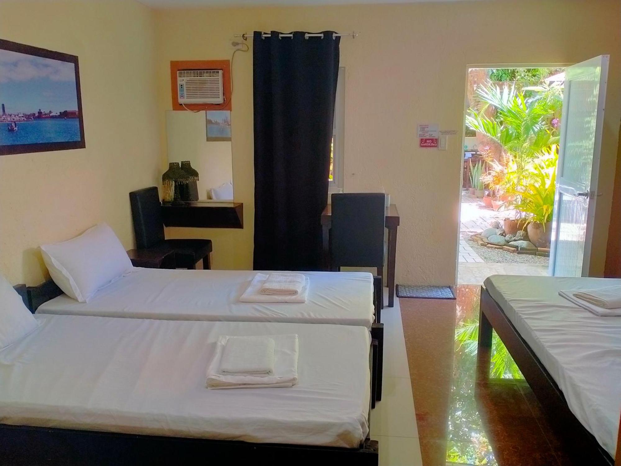 Vf Riton Apartelle Anex Laoag